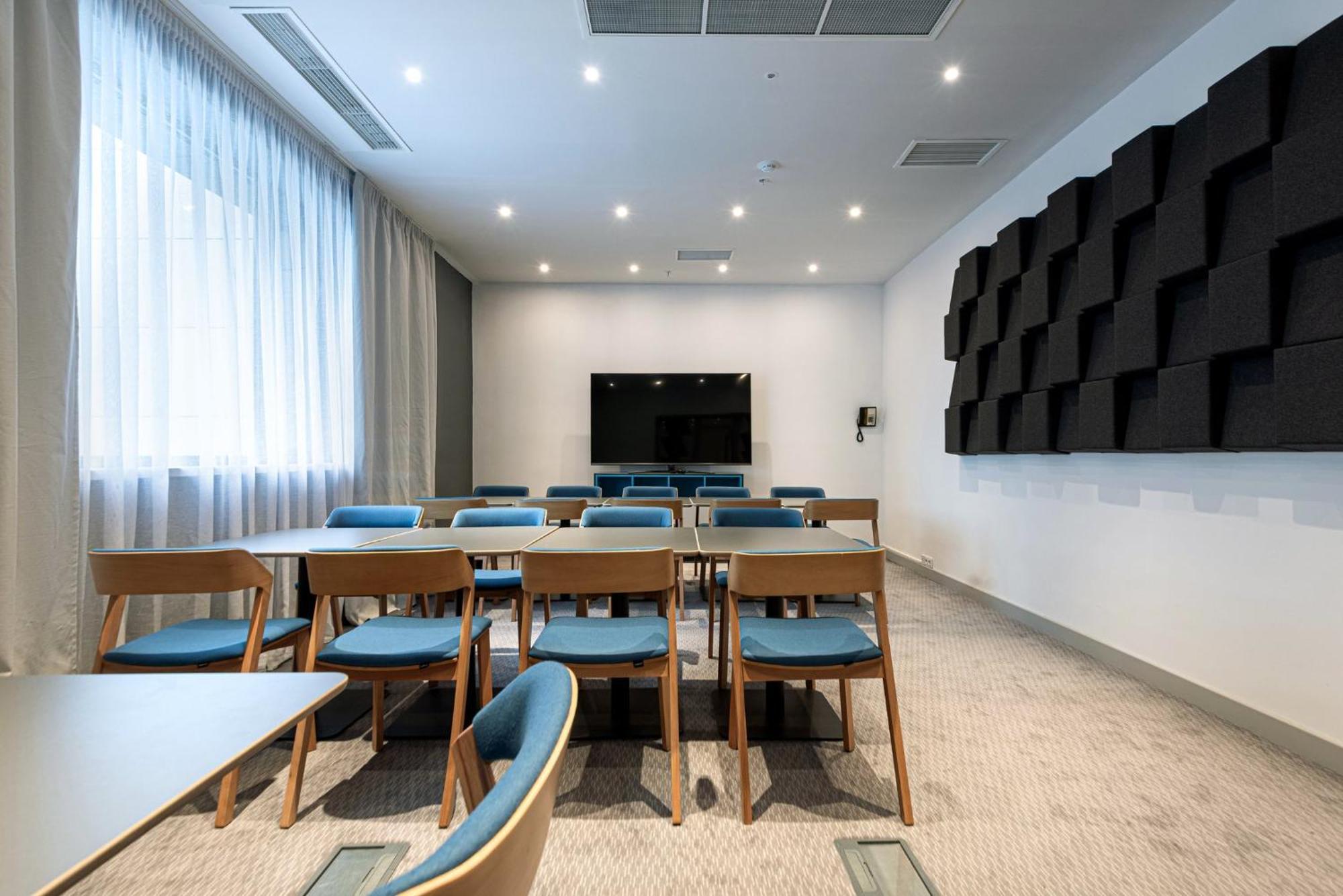 Hotel Express - - Turan By Ihg