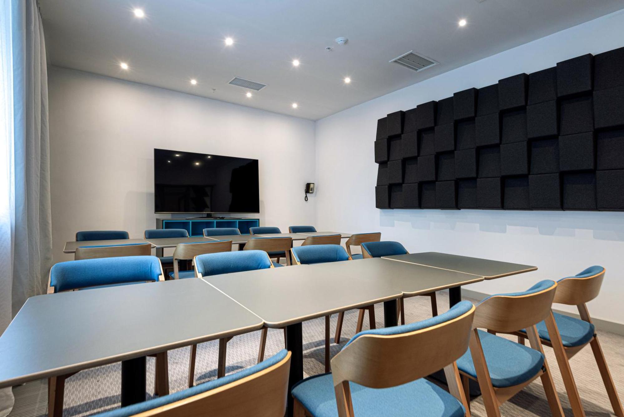 Hotel Express - - Turan By Ihg 3*